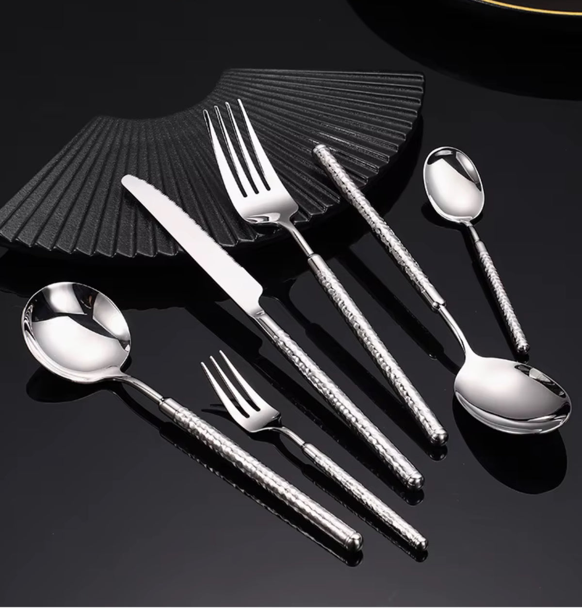 Luxury Round Handle Hammer Pattern Cutlery Set