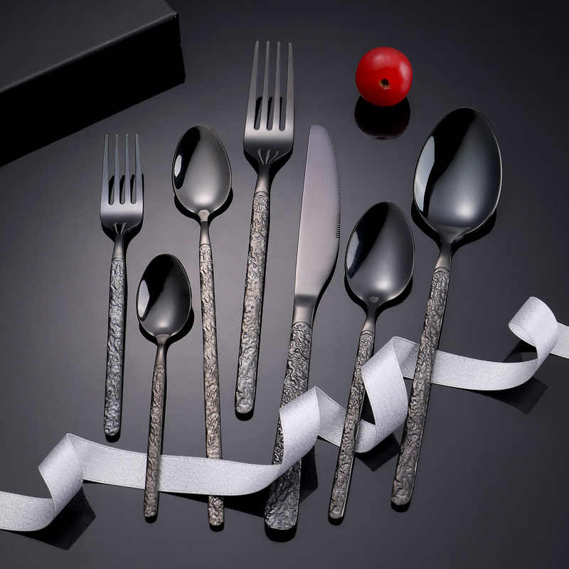 Creative Embossed Hammer Pattern Cutlery Set