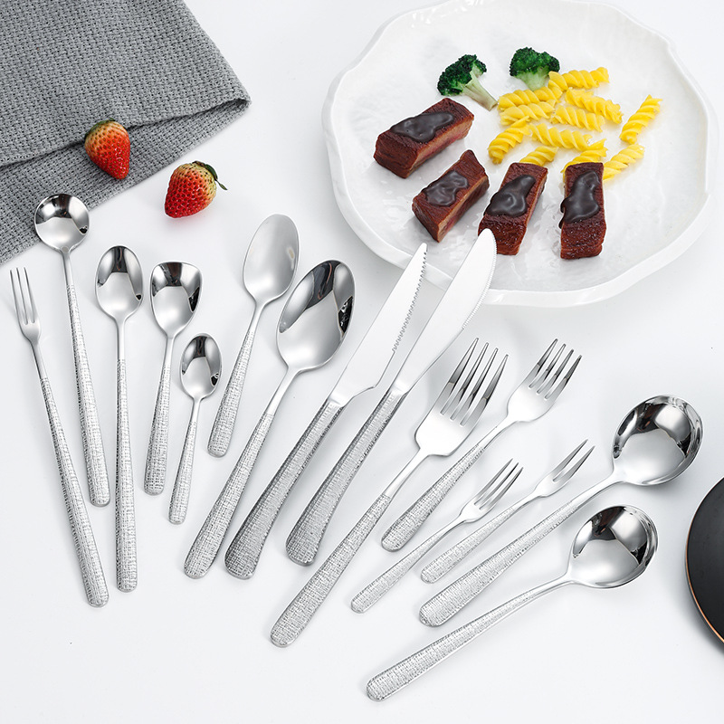 Light Luxury Hammer Pattern Cutlery Set